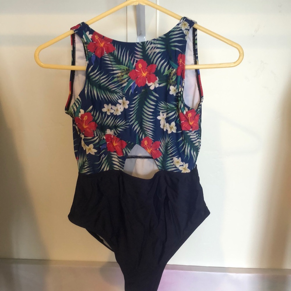 cupshe swimsuit! WORN 3 times!!